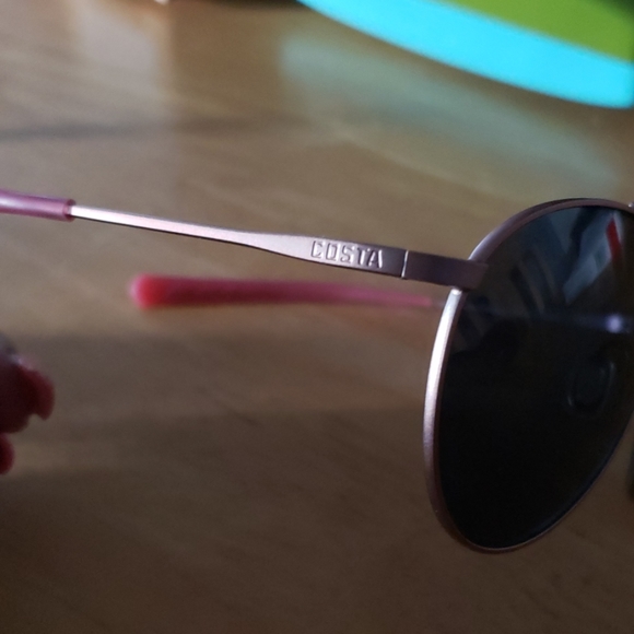 Sunglasses - Picture 7 of 8